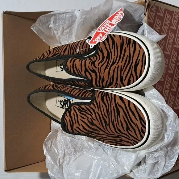 VANS Slip On UltraCush Sneakers Animals Stripes NEW IN BOX VN0A5HYQ9ZY