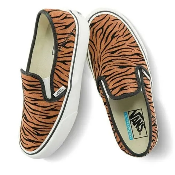 VANS Slip On UltraCush Sneakers Animals Stripes NEW IN BOX VN0A5HYQ9ZY