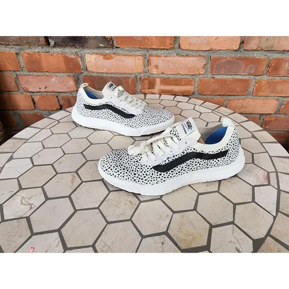Vans Ultrarange VR3 Animal Marshmellow Men's Size 8.5 Knit Sneakers Shoes White