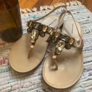 Vera Wang Lavender Rina Sandals