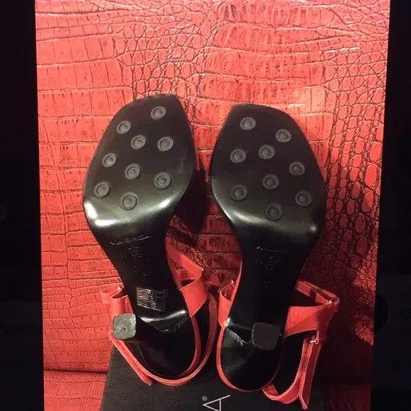 VIA SPIGA SEXY SANDAL - NEW / NEVER WORN
