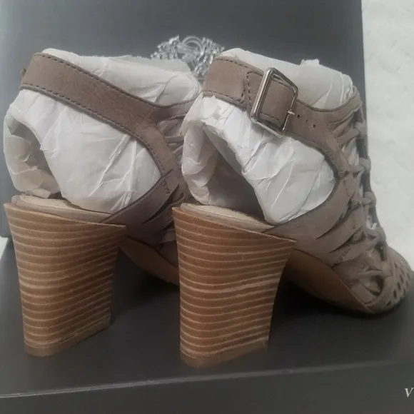 ⚘️Vince Camuto Refista Nubuck Shootie Sandals