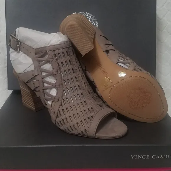 ⚘️Vince Camuto Refista Nubuck Shootie Sandals