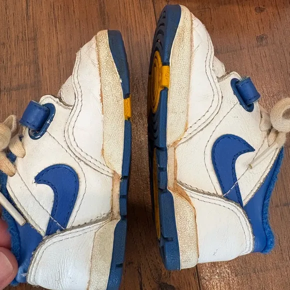 Vintage 1988 Nike Baby Toddler Shoes Size 4.5 White/Blue Hook Loop Strap W/ Box