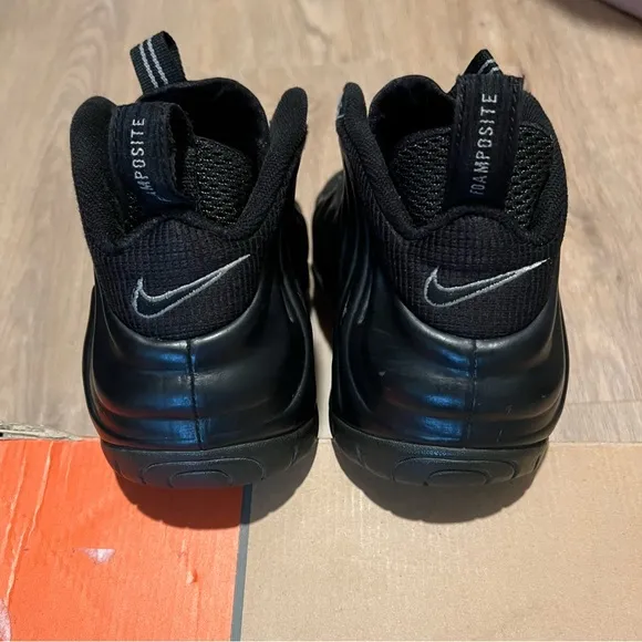 Vintage 2004 Nike Air Foamposite Pro Black Men Size 10.5