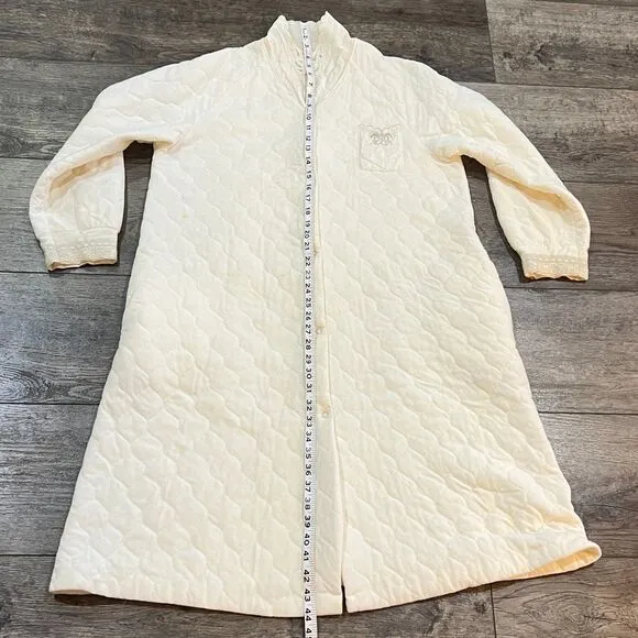 Vintage 70s JC Penney Cream Misses Robe Quilted Embroidered Made in USA - Large