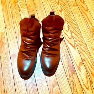 Vintage &amp; Classy  Men's Shoes with Side Zippers . Very Comfy Size 46 Shoes .