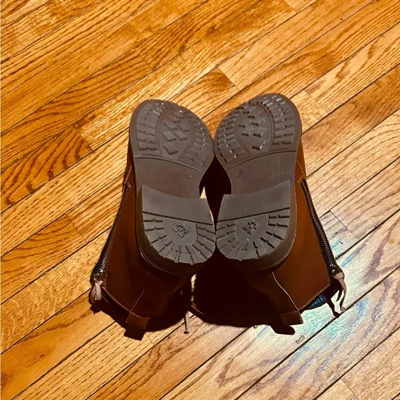 Vintage &amp; Classy  Men's Shoes with Side Zippers . Very Comfy Size 46 Shoes .