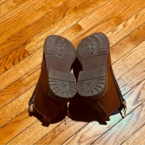 Vintage &amp; Classy  Men's Shoes with Side Zippers . Very Comfy Size 46 Shoes .