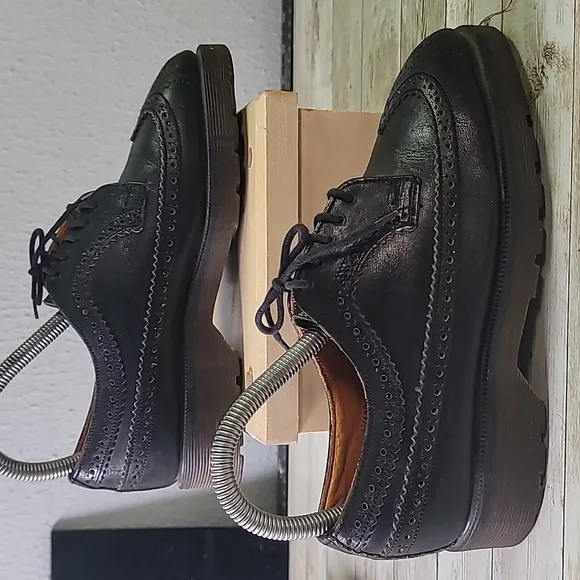 VINTAGE Dr. Marten Wing Tips Doc Docs 8065 Black Leather Shoes Size‎ UK 5 US 7