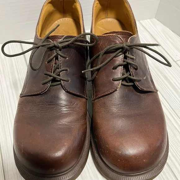 Vintage Dr. Martens Gibson Shoes woman Brown Leather made in England SZ 7 US 9