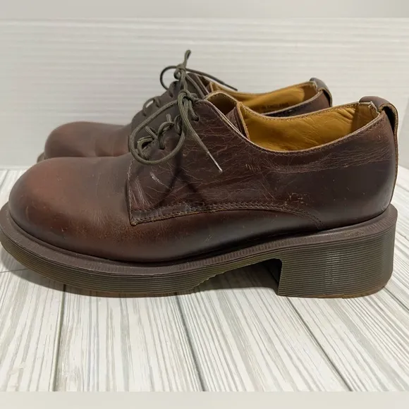 Vintage Dr. Martens Gibson Shoes woman Brown Leather made in England SZ 7 US 9