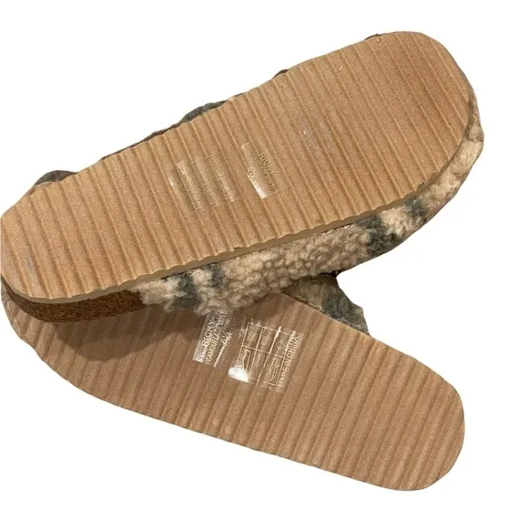 Vintage Havana Camo Sherpa Slippers NWT