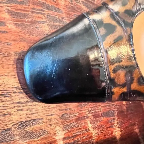 Vintage Leopard Salvador Ferragamo 8M