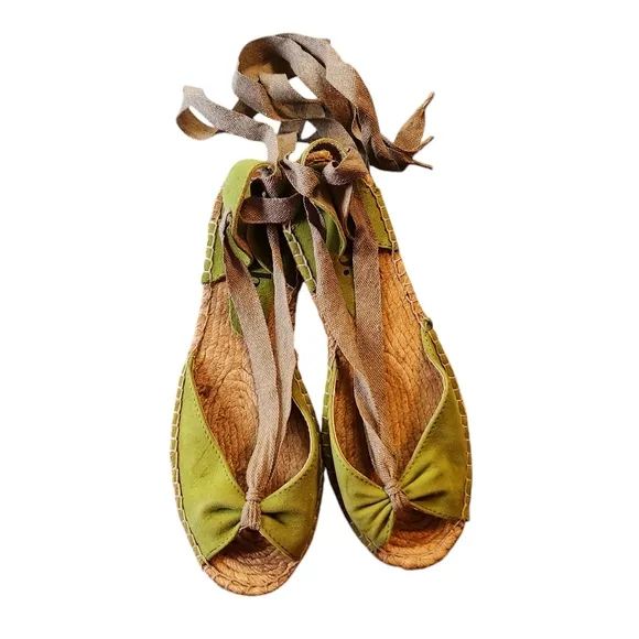 Vintage lisa b. Green and Tan Art No. 67700 Ankle Tie Sandals Size 39 w/Box
