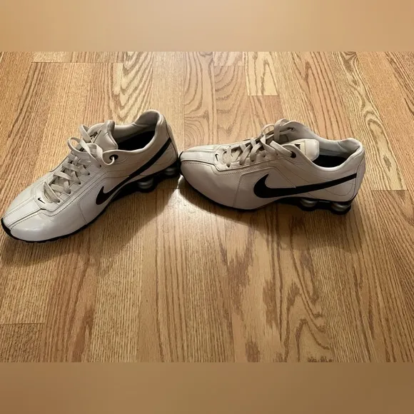 VINTAGE NIKE SHOX