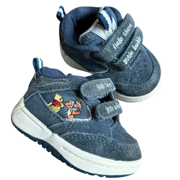 Vintage Winnie the Pooh baby infant crib shoes sneakers 90s boys Tigger
