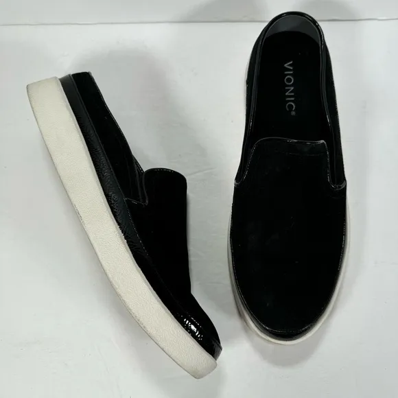 Vionic Effortless Black Nubuck Slip-On Shoes Women’s Size 8