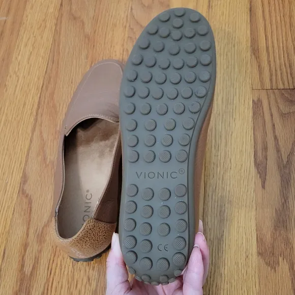 Vionic Elora Leather Loafers Driving Moccasins Classic Toffee Tan Size 7 Neutral