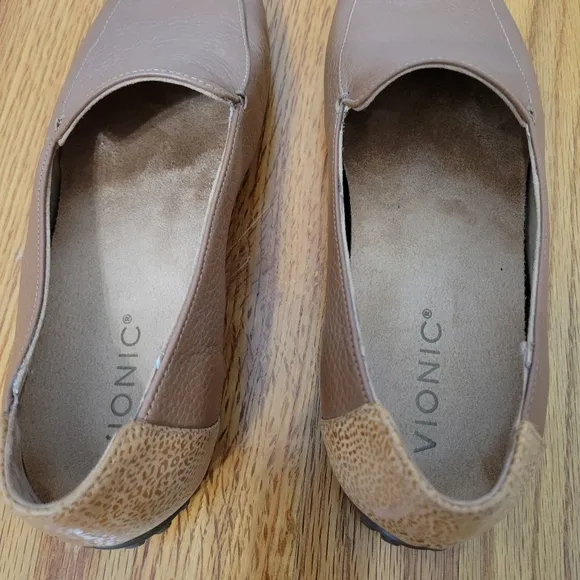 Vionic Elora Leather Loafers Driving Moccasins Classic Toffee Tan Size 7 Neutral