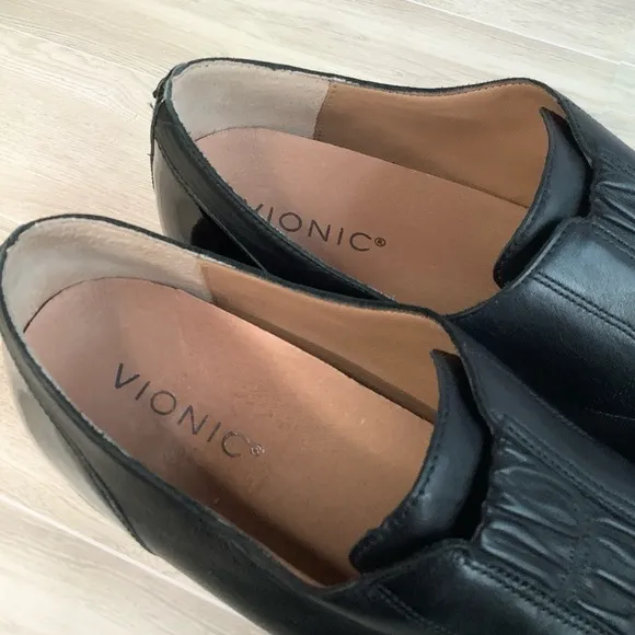 VIONIC Women Jayla Slip-On Leather Oxford Black Flats 9.5 Academia Preppy