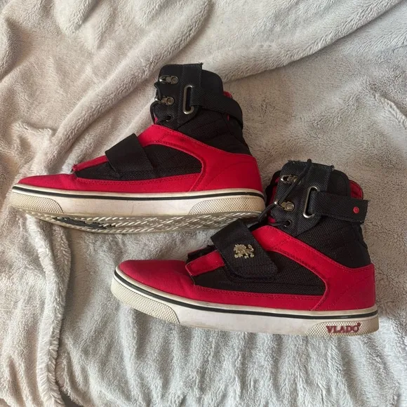 Vlado Atlas II Black and Red High Tops Men’s Size 9.5