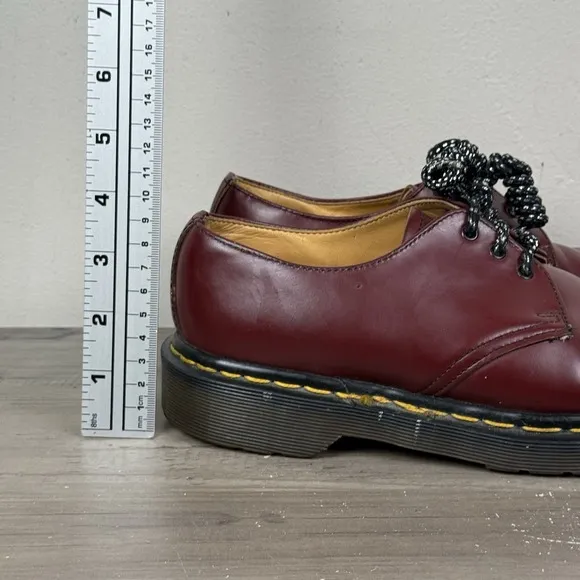 Vtg Dr Martens made in England Oxford Shoes Burgundy Cherry Womens US 7 (UK 5)
