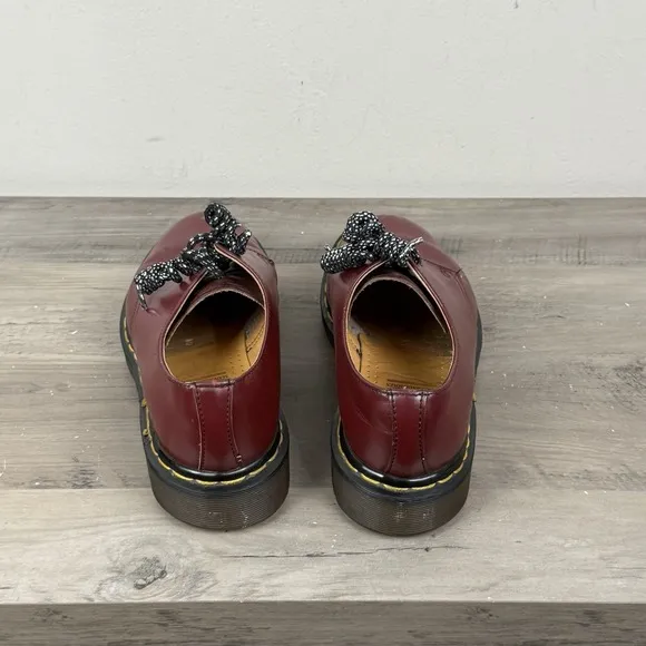 Vtg Dr Martens made in England Oxford Shoes Burgundy Cherry Womens US 7 (UK 5)