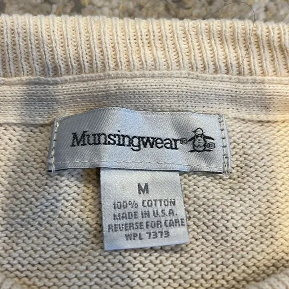 VTG Munsingwear size M 100% cotton made in USA golf theme embroidered sweater