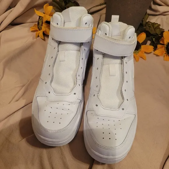 White Nike Air Force One 1 high top leather basketball shoes Sz 7 youth/men's