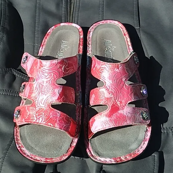 Women's Alegria pink 💗velcro straps sandals sz 39