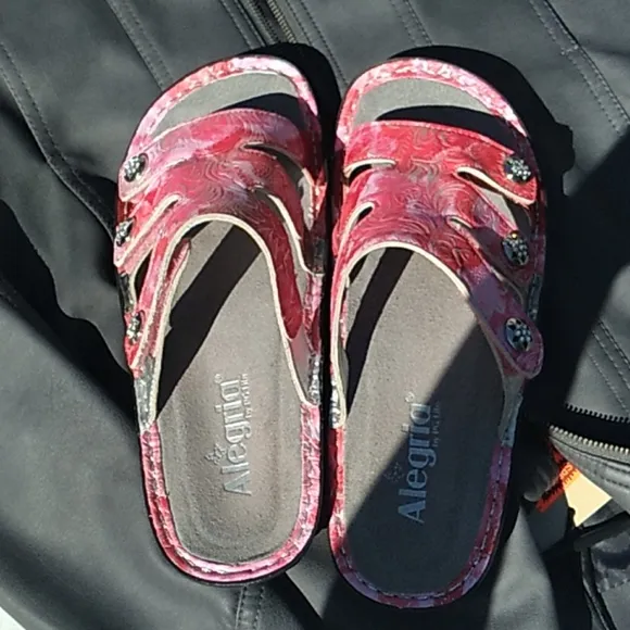 Women's Alegria pink 💗velcro straps sandals sz 39