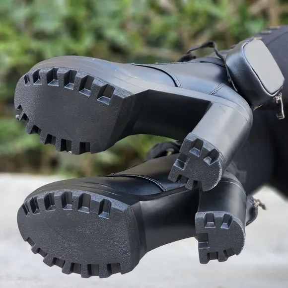 Women's Black Block Heel Lace Up Botties