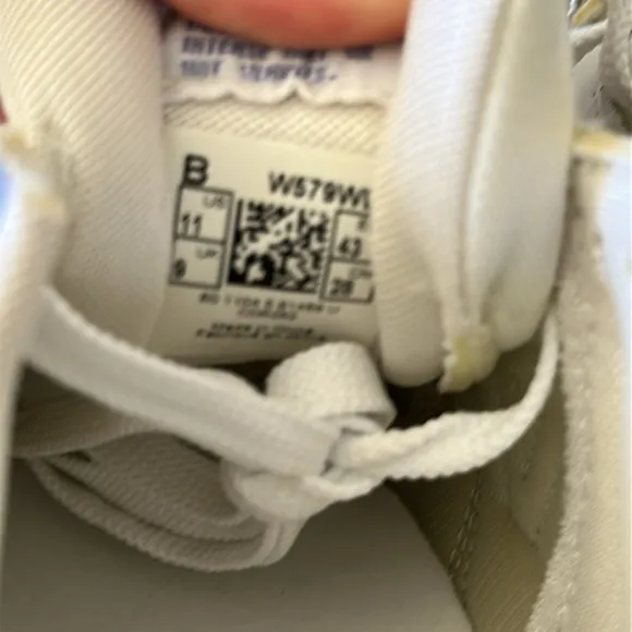 Women's New Balance 579 RARE White/ PURPLE Athletic Shoes W579WLL New With Box