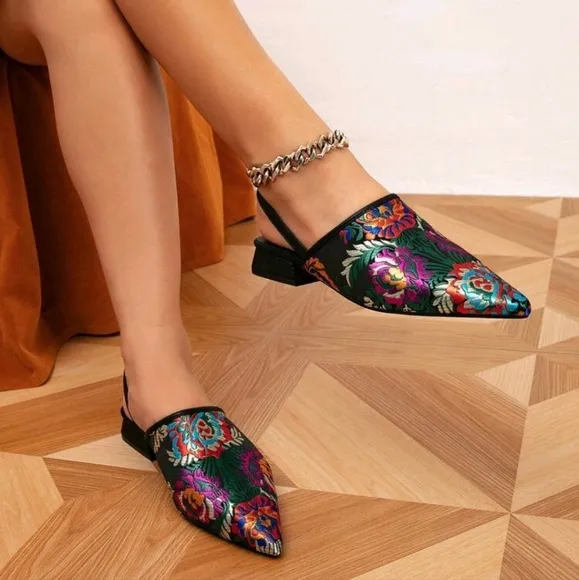 Women's Pointed Toe Embroidery Flat Heel Mules Flat Shoes For Women