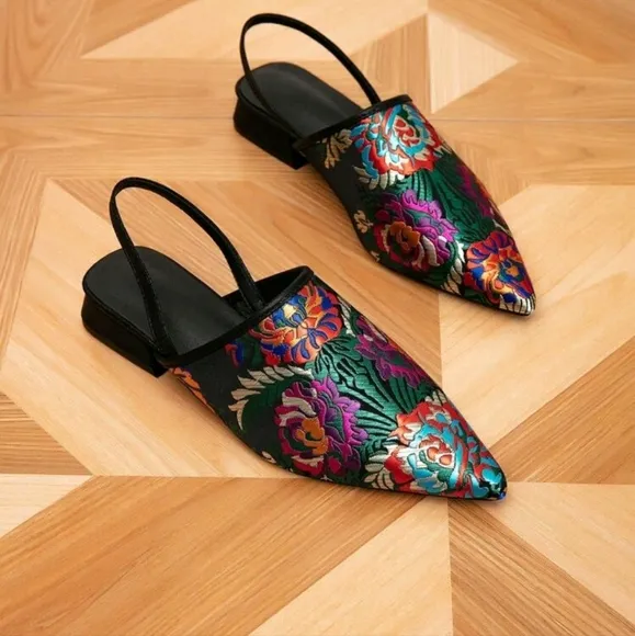 Women's Pointed Toe Embroidery Flat Heel Mules Flat Shoes For Women