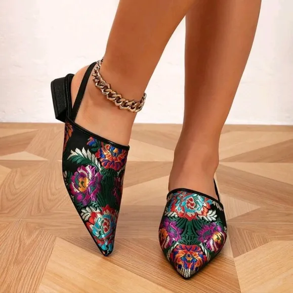 Women's Pointed Toe Embroidery Flat Heel Mules Flat Shoes For Women
