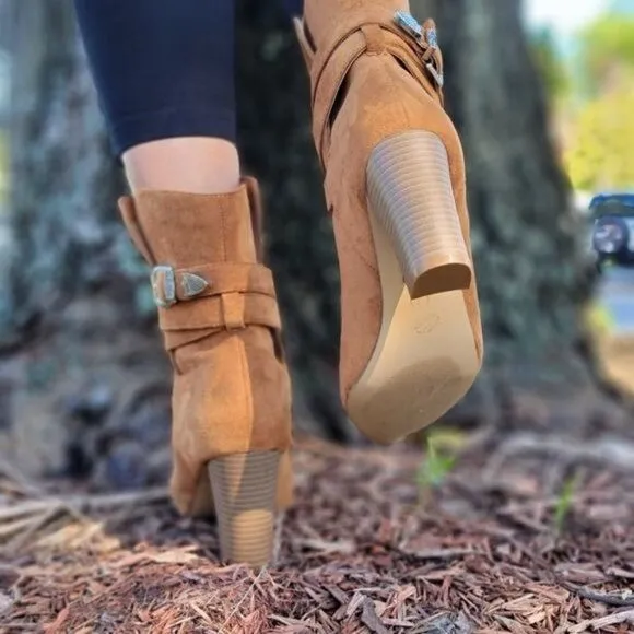 Women's Wrapped Around Strappy Chunky Booties