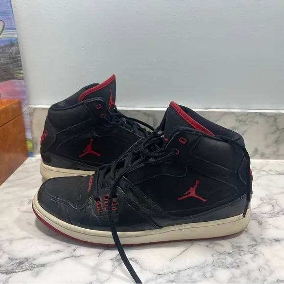 Y2K 00’s Nike Air Jordan Flight Black &amp; Red Basketball / Outdoors Sneaker Shoes.