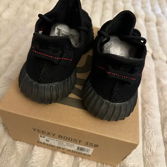 Yeezy Athletic Shoes