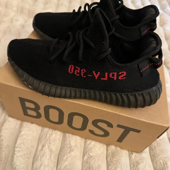 Yeezy Athletic Shoes