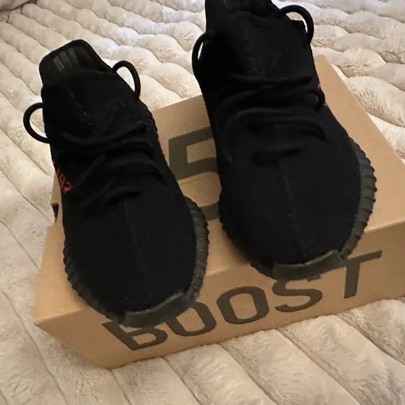 Yeezy Athletic Shoes