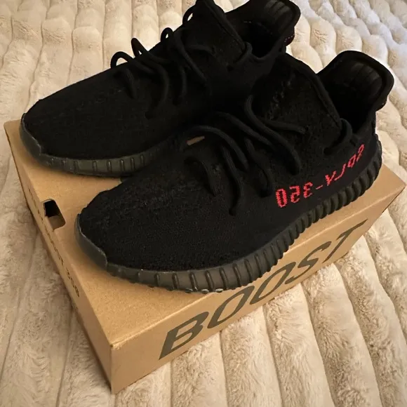 Yeezy Athletic Shoes