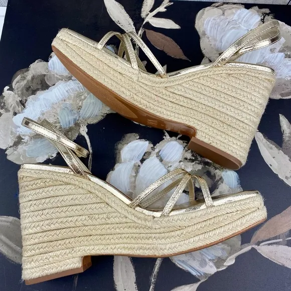 ZARZ Gold Metallic Wedge Strappy Sandals in Gold Size 10.