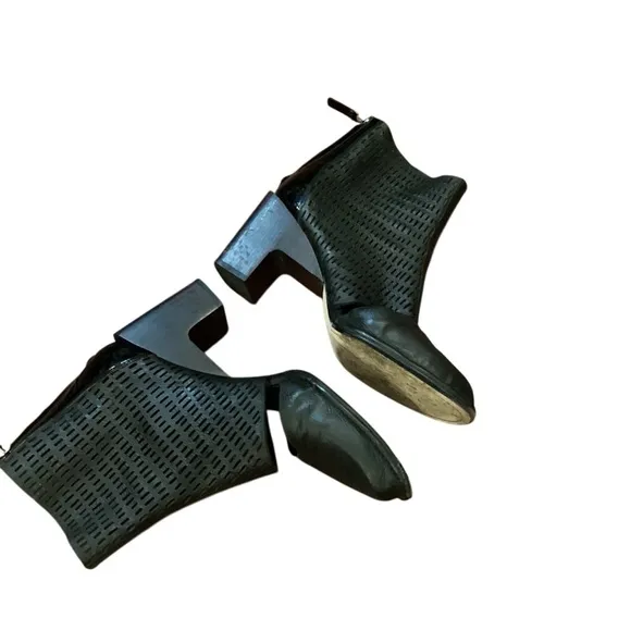 Zero Maria Cornejo Black Perforated Leather Shoes EU 39 wooden Clog Heel